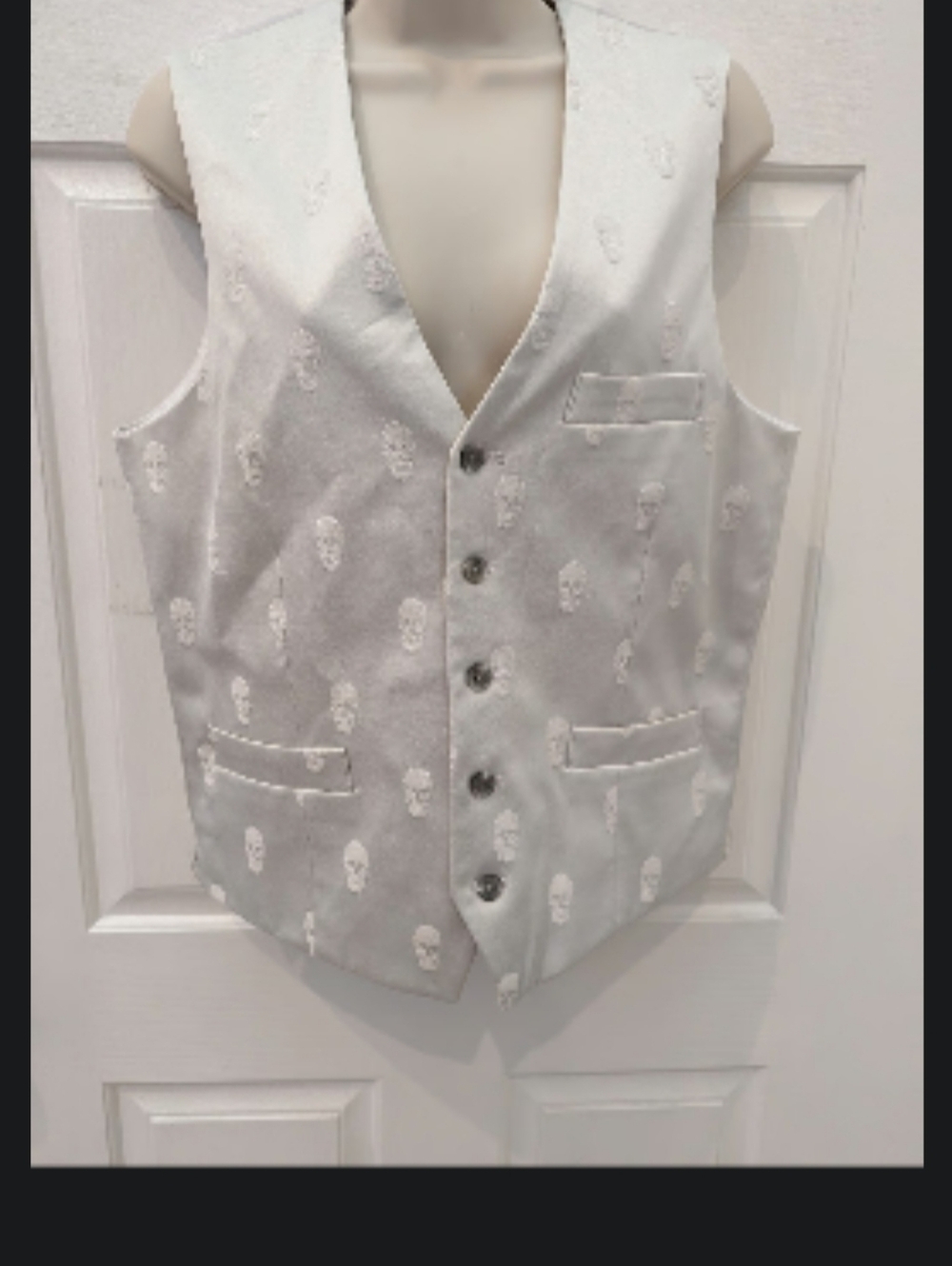 ISO DO NOT BUY INC International Concepts White Skull Vest XS